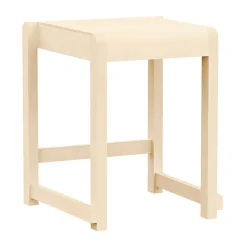 01 Hocker