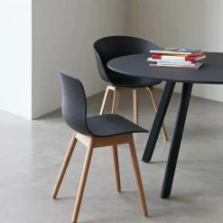 About a Chair AAC 22 2.0 Armlehnstuhl Eiche lackiert