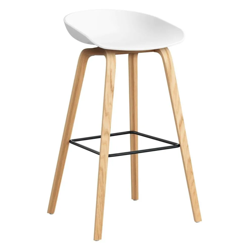 About A Stool AAS 32 2.0 Barhocker hoch Eiche lackiert