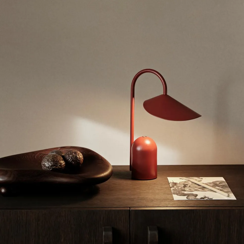 Arum Portable Tischleuchte mit Akku