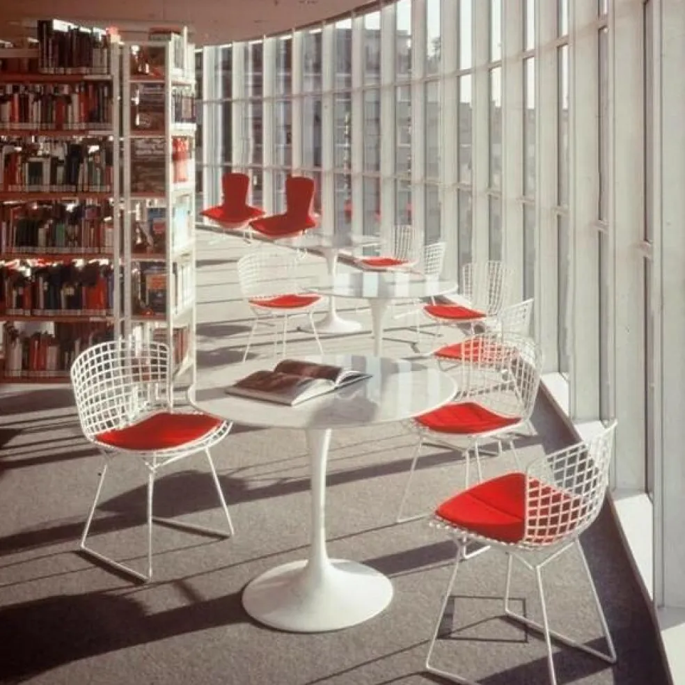Bertoia Stuhl