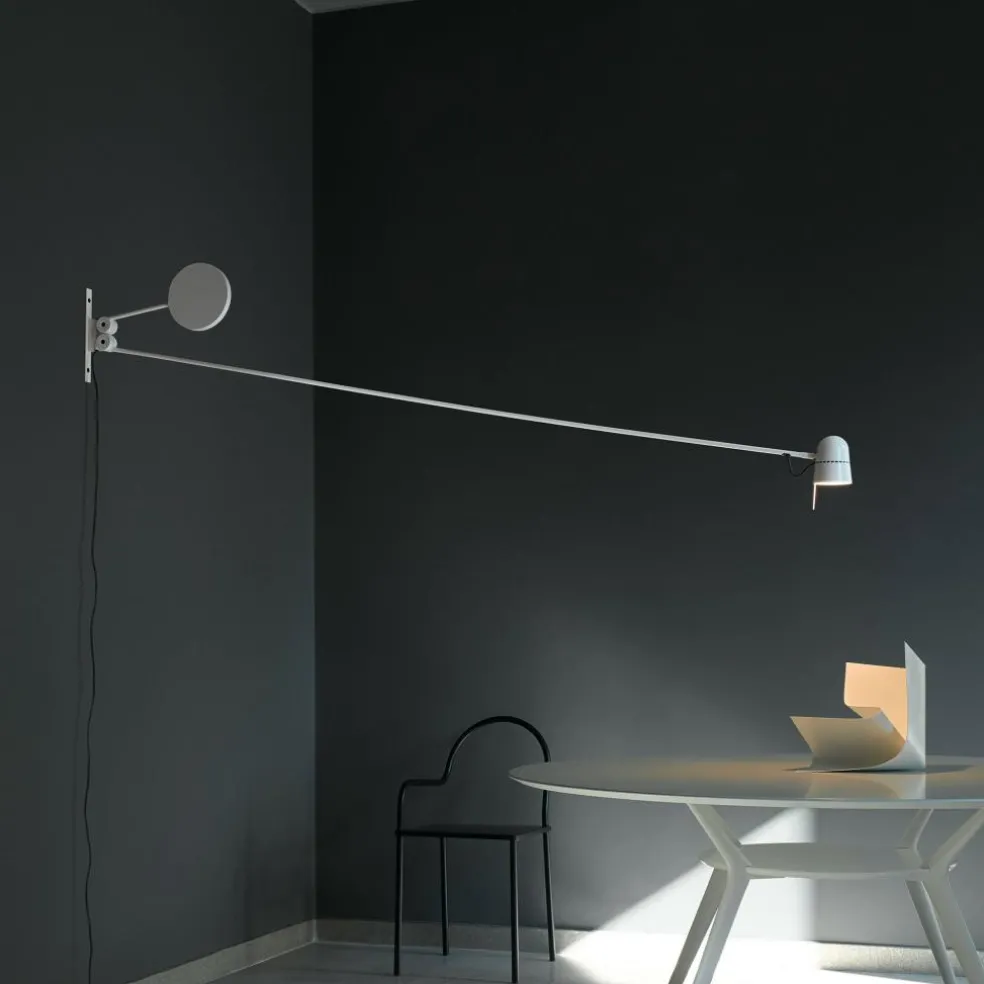 Counterbalance LED Wandleuchte