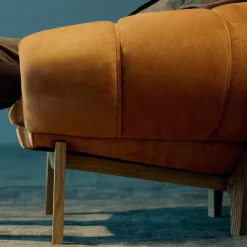 Croissant Lounge Chair Leder