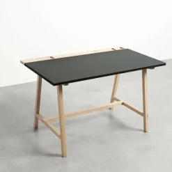 D1 Schreibtisch