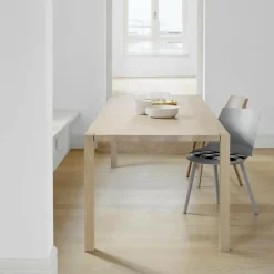 e15 TA19 Sloane Tisch