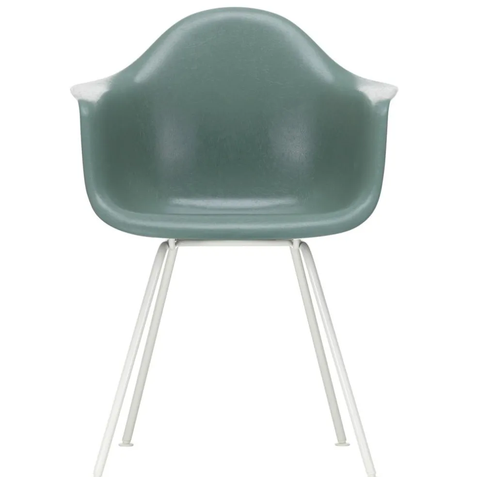 Eames Fiberglass Armchair DAX Gestell weiß