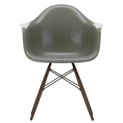 Eames Fiberglass Armchair DAW Ahorn dunkel