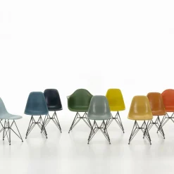 Eames Fiberglass Side Chair DSR schwarz