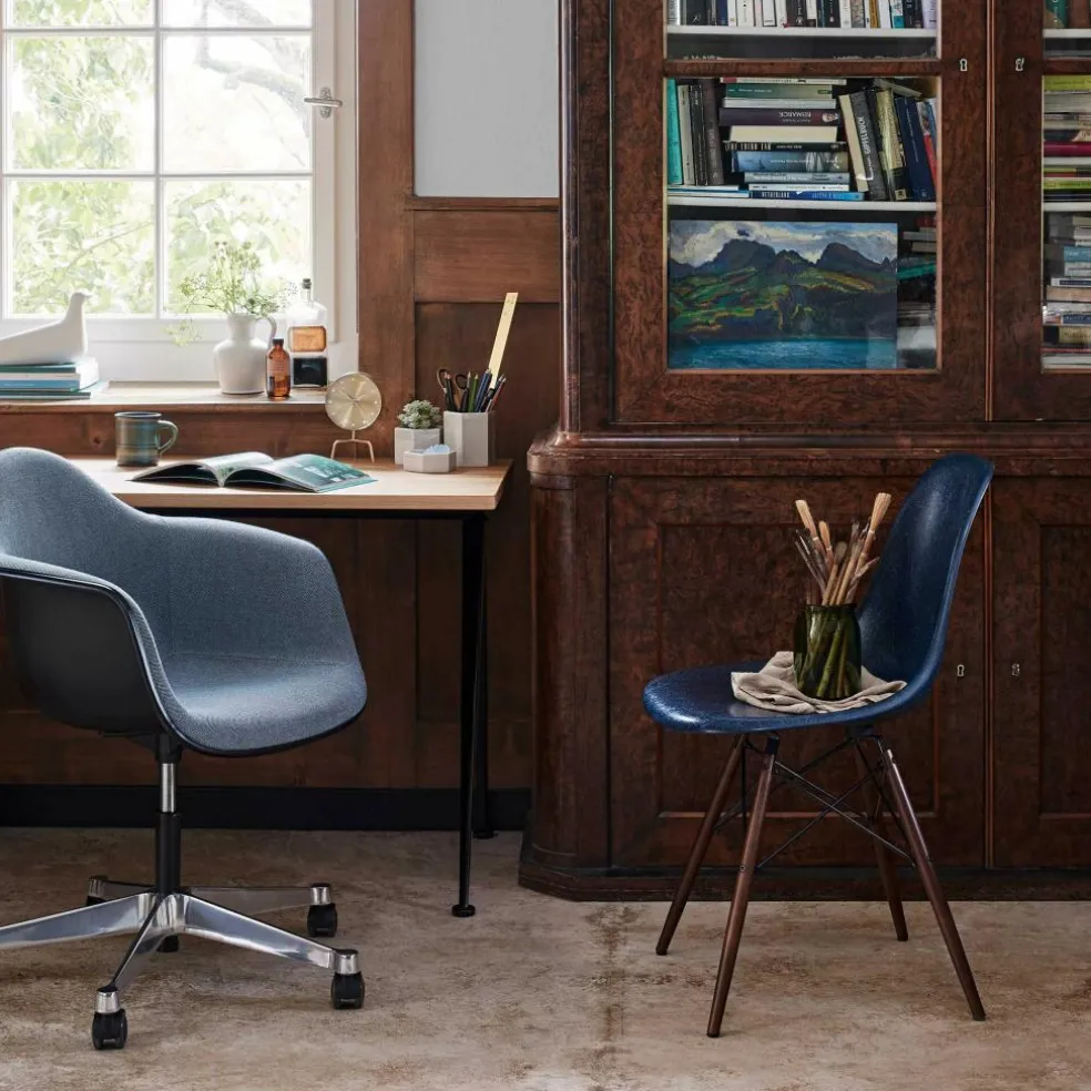 Eames Fiberglass Side Chair DSW Ahorn dunkel