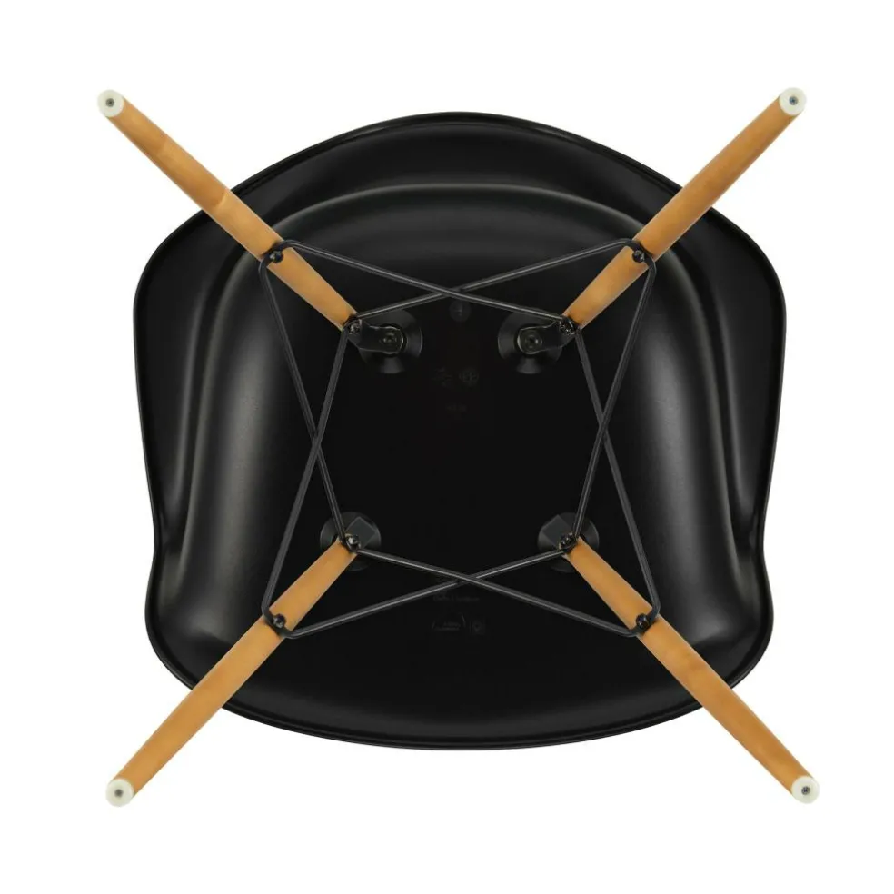 Eames Plastic Armchair DAW RE Ahorn gelblich