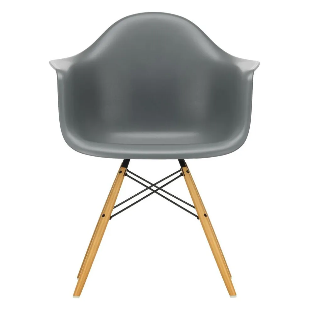 Eames Plastic Armchair DAW RE Ahorn gelblich