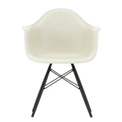 Eames Plastic Armchair DAW RE Ahorn schwarz