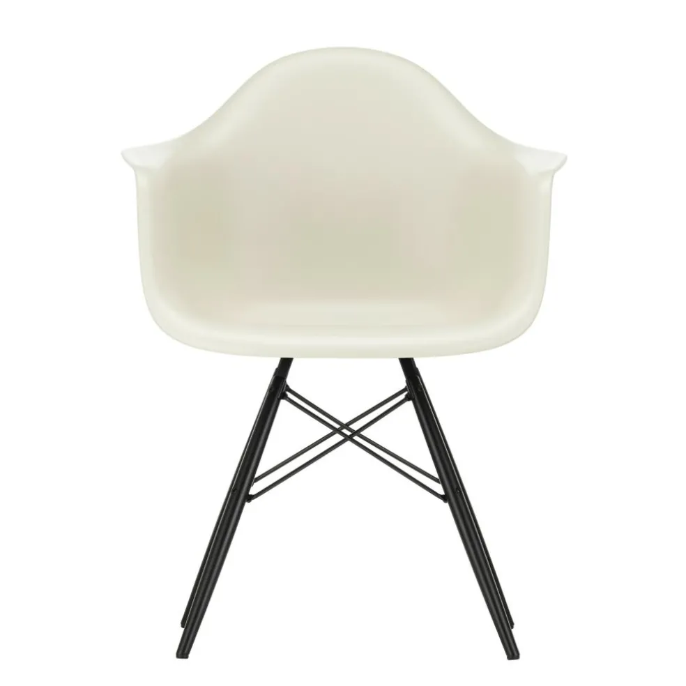 Eames Plastic Armchair DAW RE Ahorn schwarz
