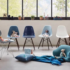 Eames Plastic Side Chair DSW Ahorn dunkel
