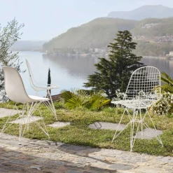 Eames Plastic Side Chair DSR Gestell weiß