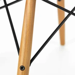 Eames Plastic Side Chair DSW Gestell Esche