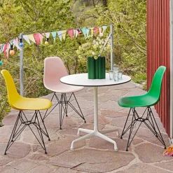 Eames Plastic Side Chair DSR RE Gestell schwarz