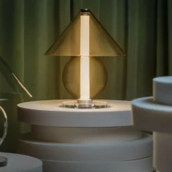 Fragile LED Tischleuchte