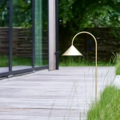 Grasp LED Akkuleuchte mit Erdspieß tragbar
