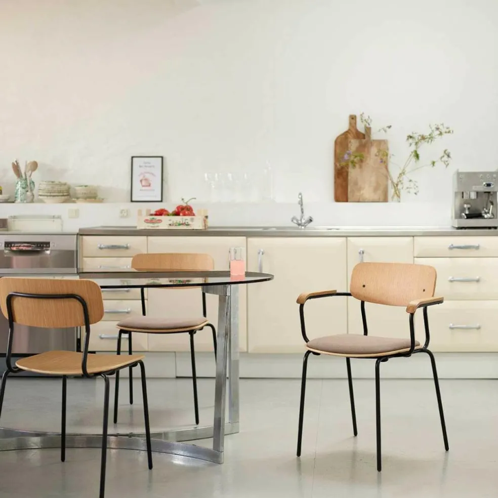 J182 Holmen Stuhl stapelbar gepolstert