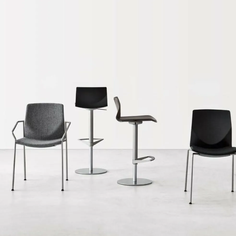 Kai S39 Barhocker Sitz Eiche mit Kissen 54-79cm