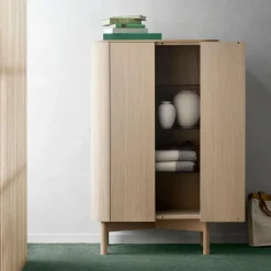 Loud Schrank hoch