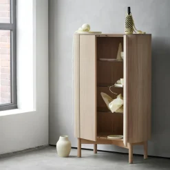 Loud Schrank hoch