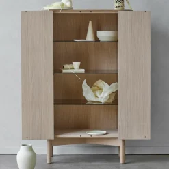 Loud Schrank hoch