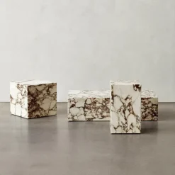 Plinth Cubic Beistelltisch