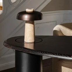 Reverse LED Tischleuchte