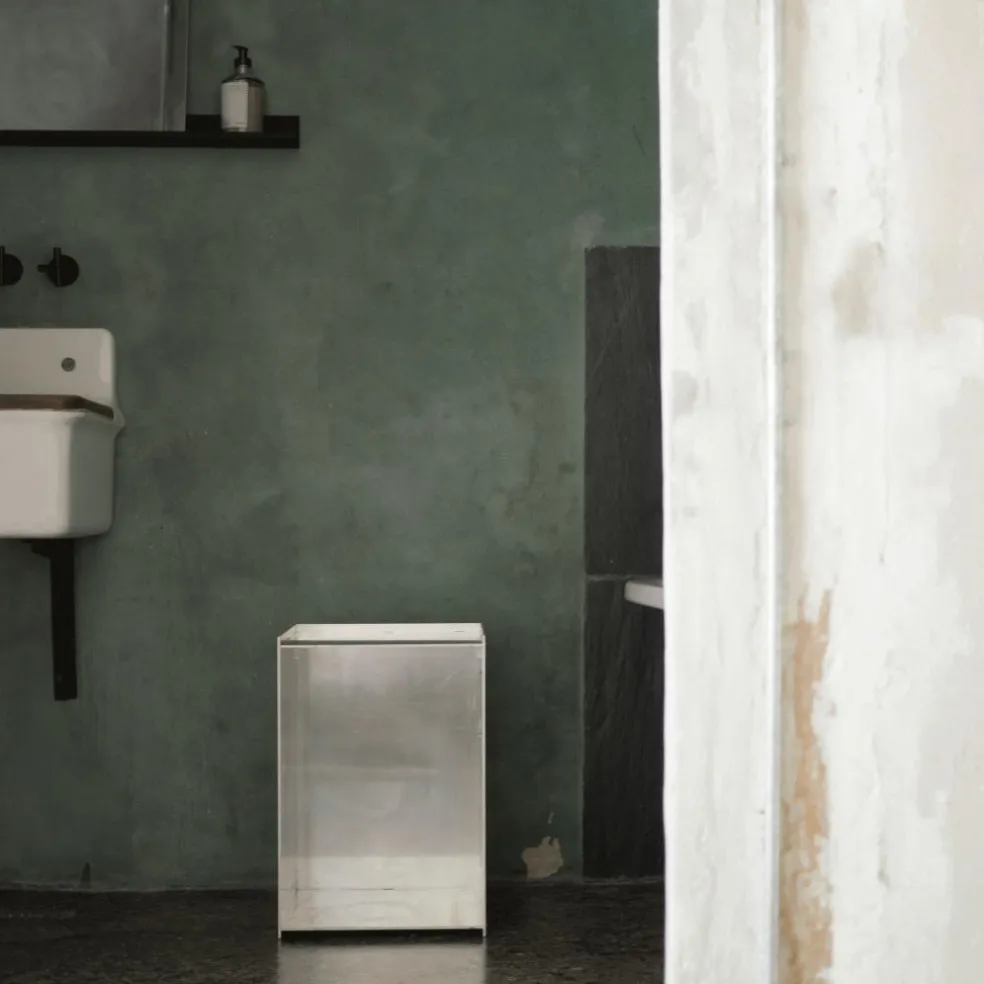 Rivet Beistelltisch 32,8x48x32,8cm
