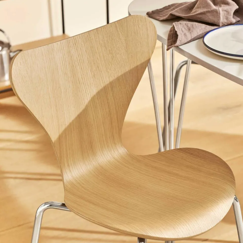 Serie 7™ Juniorstuhl Braun Bronze