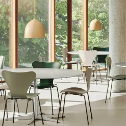 Serie 7™ Stuhl gefärbte Esche Braun Bronze
