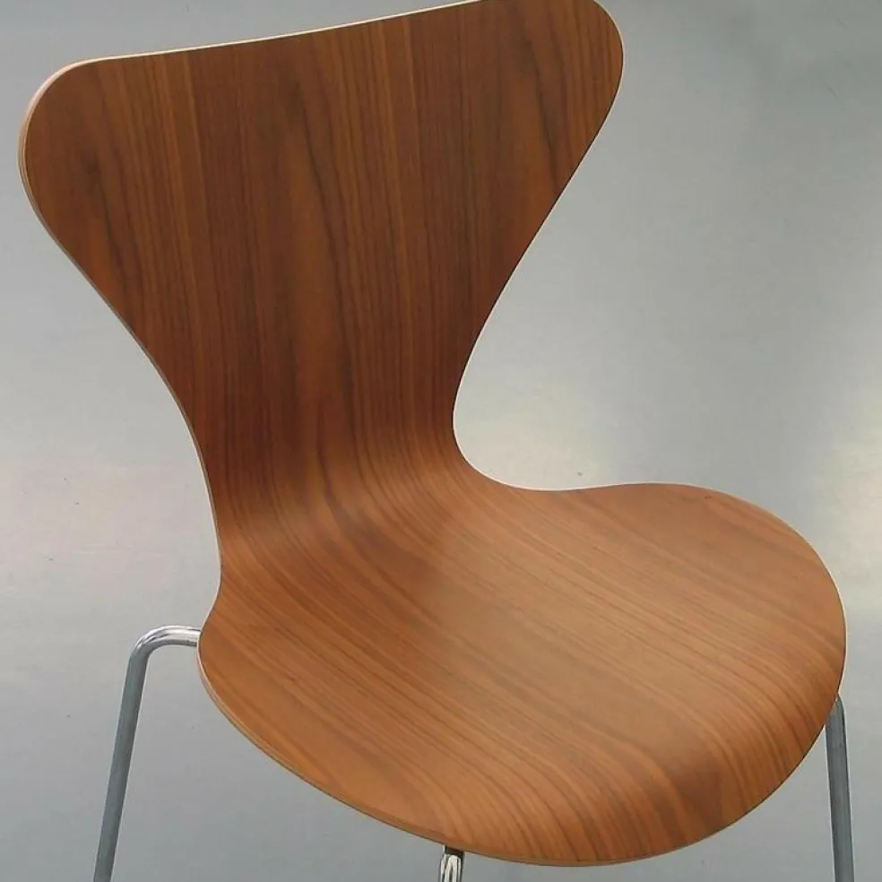Serie 7™ Stuhl Naturfurnier