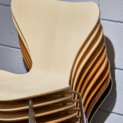 Serie 7™ Stuhl Naturfurnier