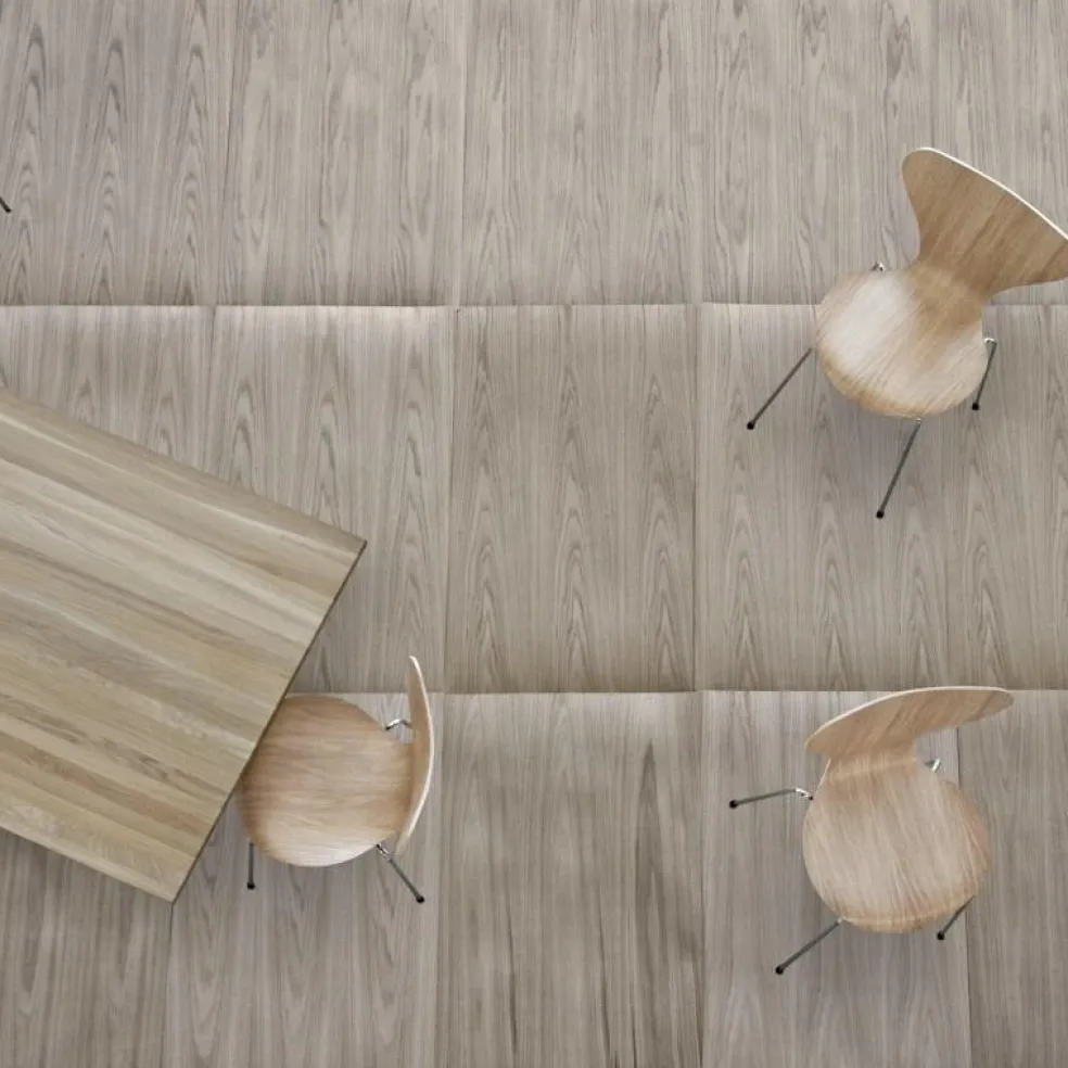 Serie 7™ Stuhl Naturfurnier