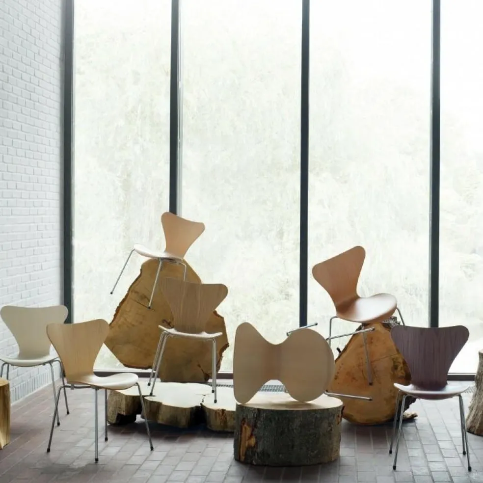 Serie 7™ Stuhl Naturfurnier