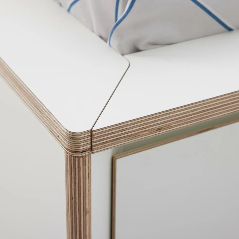 Spaze Einzelbett mit hohem Kopfteil 100x200cm