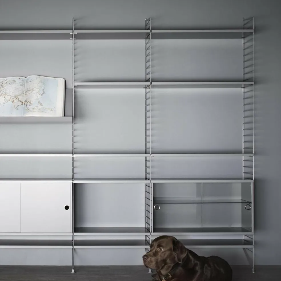 String System Vitrinenschrank mit Schiebtüren