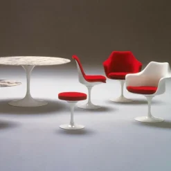 Tulip Eero Saarinen Hocker