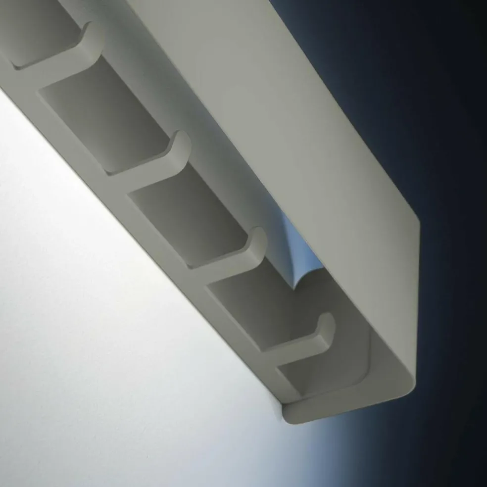 Two Garderobe
