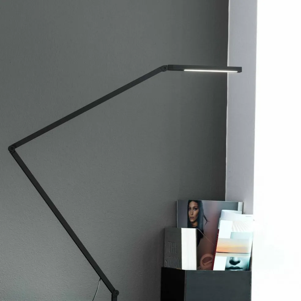 Untitled Linear LED Schreibtischleuchte mit Klemme