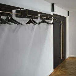 Unu Wandgarderobe mit 6 Haken & Stange