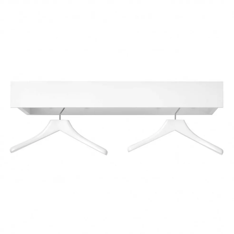 Urban Minimalist Garderobe
