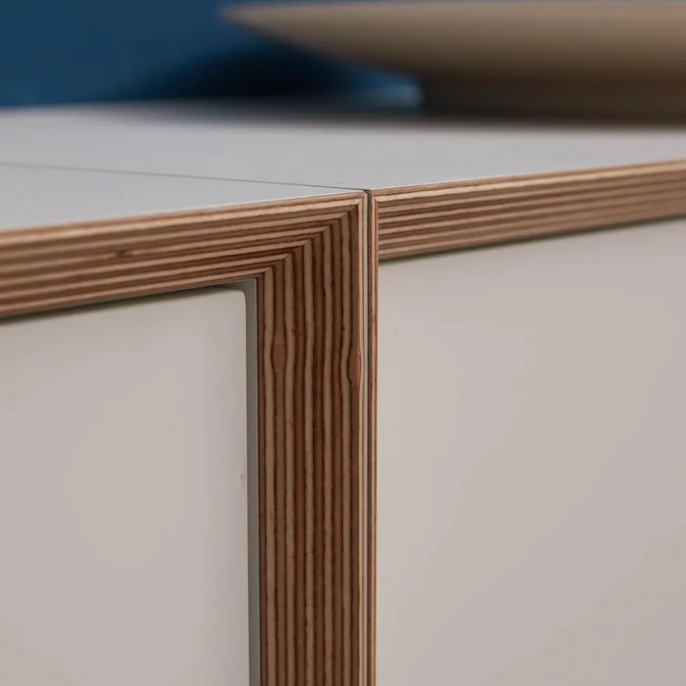 Vertiko Ply Two Regal